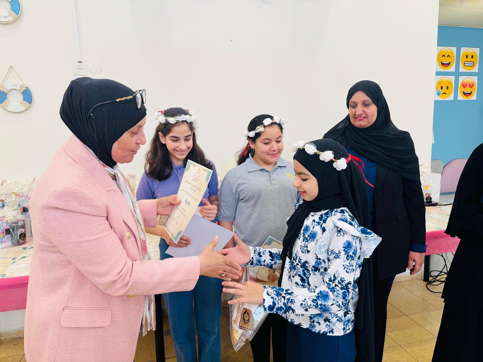 تكريم 38 حافظ لسور من جزء عمّ  في مدرسة أجيال الابتدائية في جلجولية 